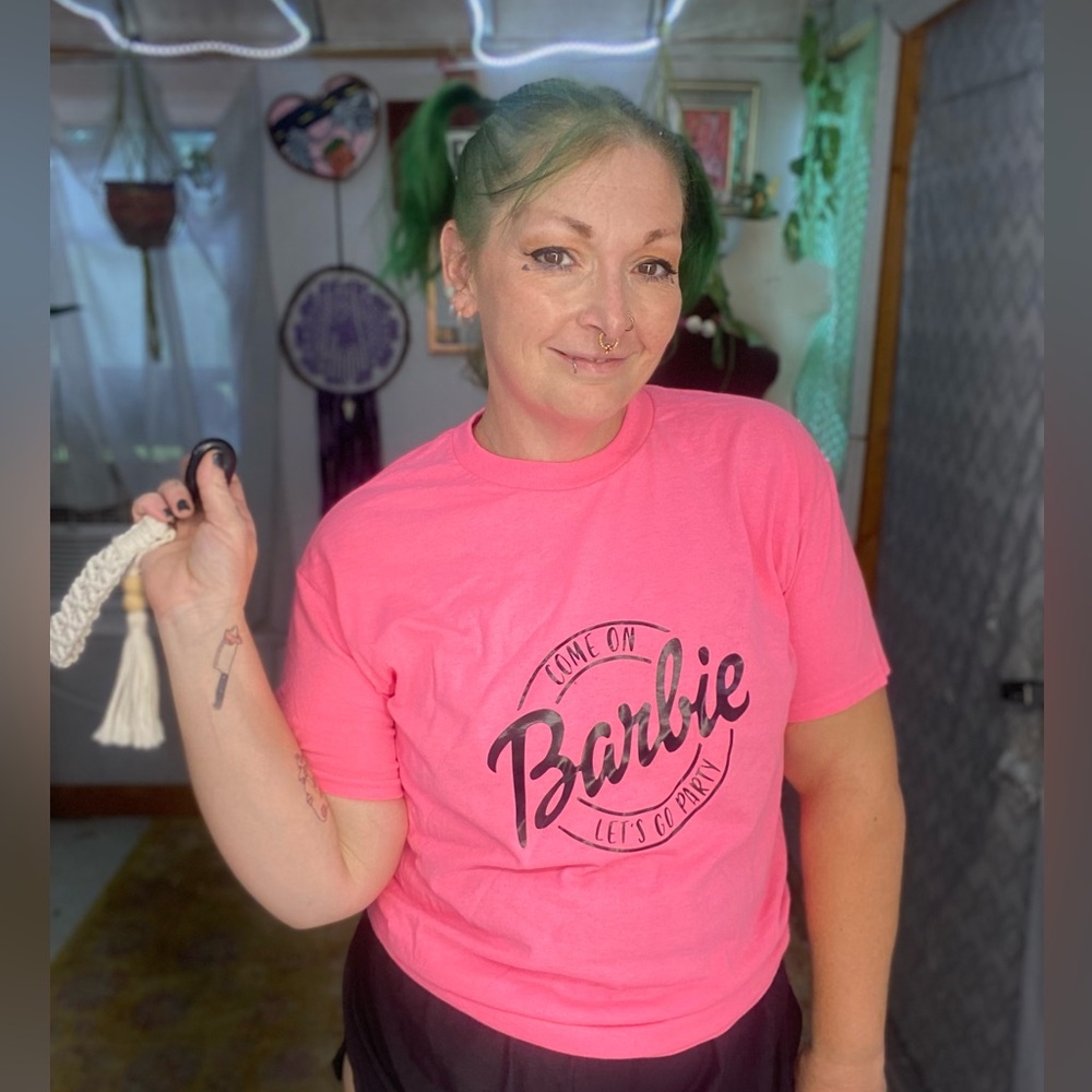 Barbie Come on Barbie Let’s go Party Hot Pink Graphic Tee Size Medium